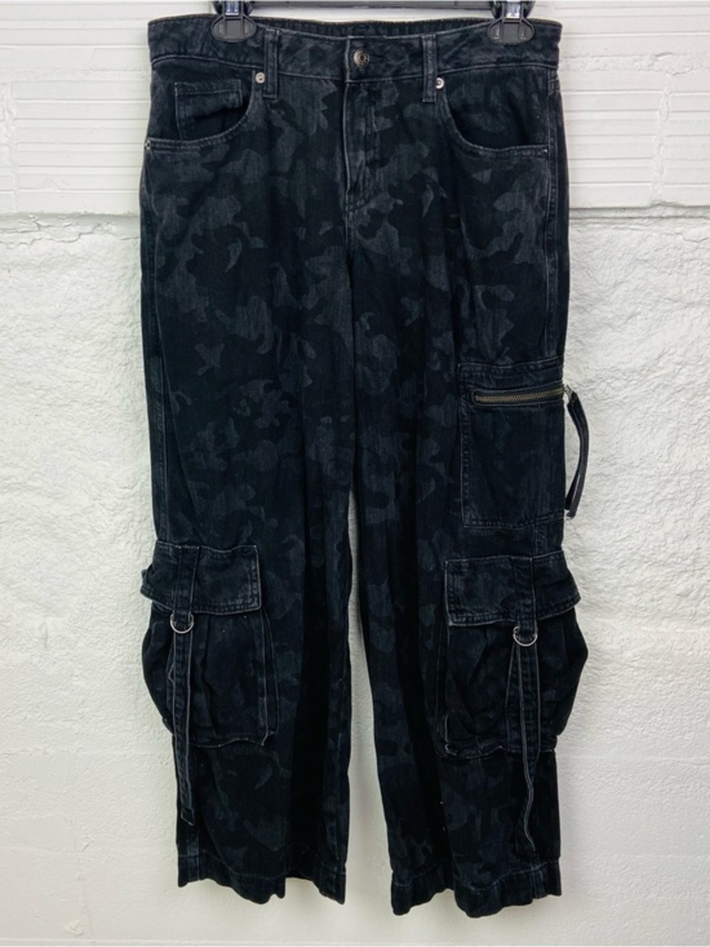 wild fable Black Camo Wide Leg mid rise, baggy Cargo denim grunge Jeans Size 8